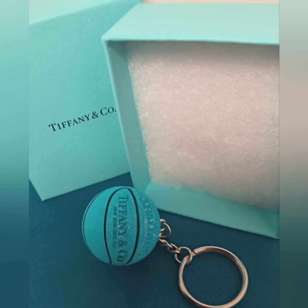 Pre Loved Tiffany & Co. Basketball Keychain - Picture 5 of 16